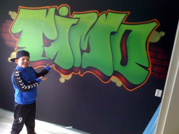 Super graffiti muurschildering bij Timo | Graffiti op kinder kamer muren UO-95